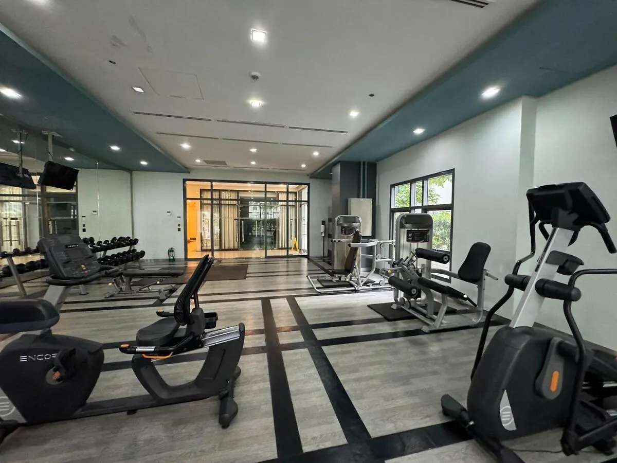 Staycation Near Venice Mall Mckinley Taguig Manila Philippines