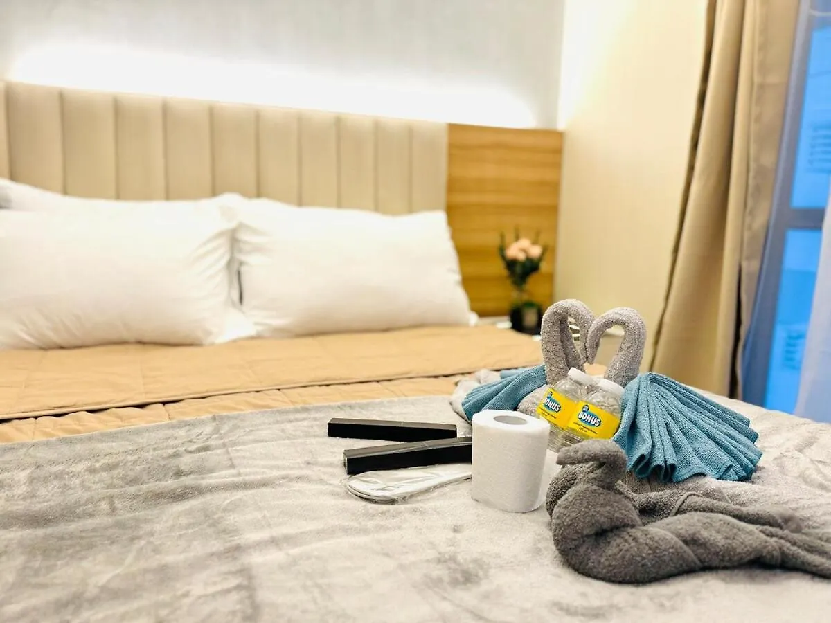Staycation Near Venice Mall Mckinley Taguig Manila
