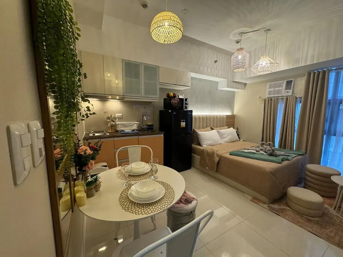 Staycation Near Venice Mall Mckinley Taguig Manila Apartment