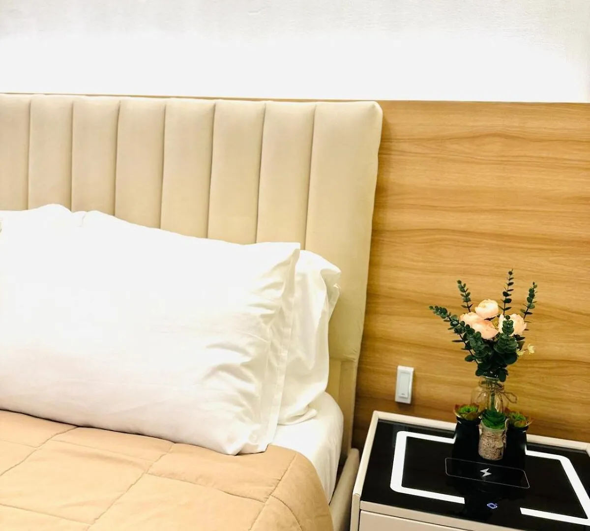 Staycation Near Venice Mall Mckinley Taguig Manila Apartment