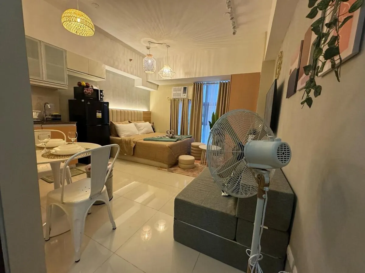 Apartment Staycation Near Venice Mall Mckinley Taguig Manila
