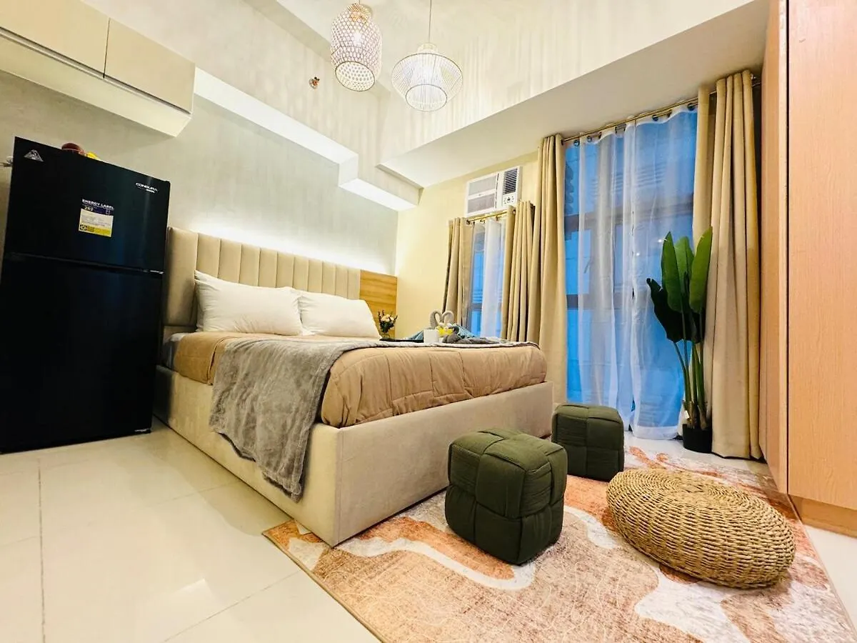 Staycation Near Venice Mall Mckinley Taguig Manila Philippines