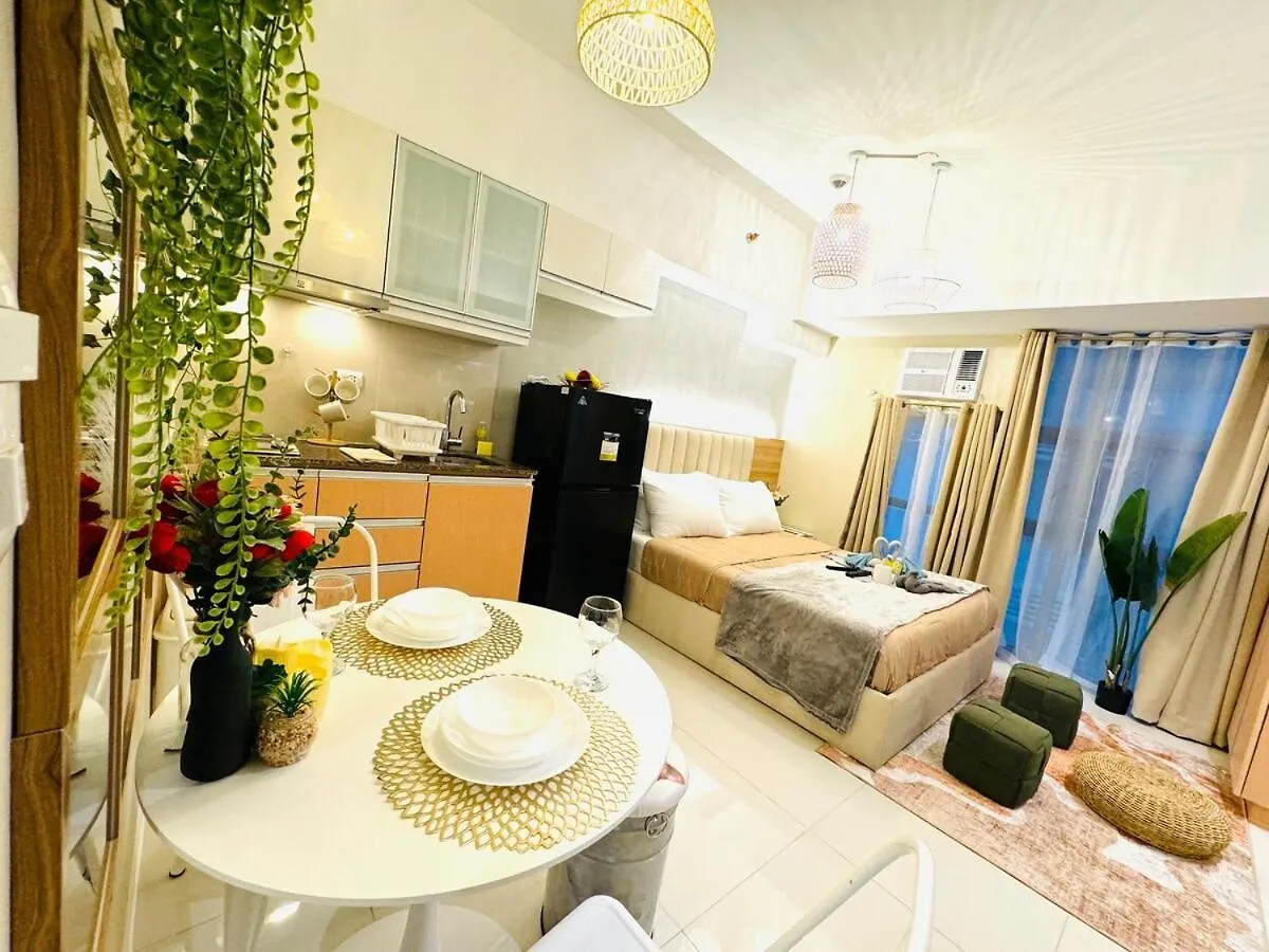 Staycation Near Venice Mall Mckinley Taguig Manila Apartment
