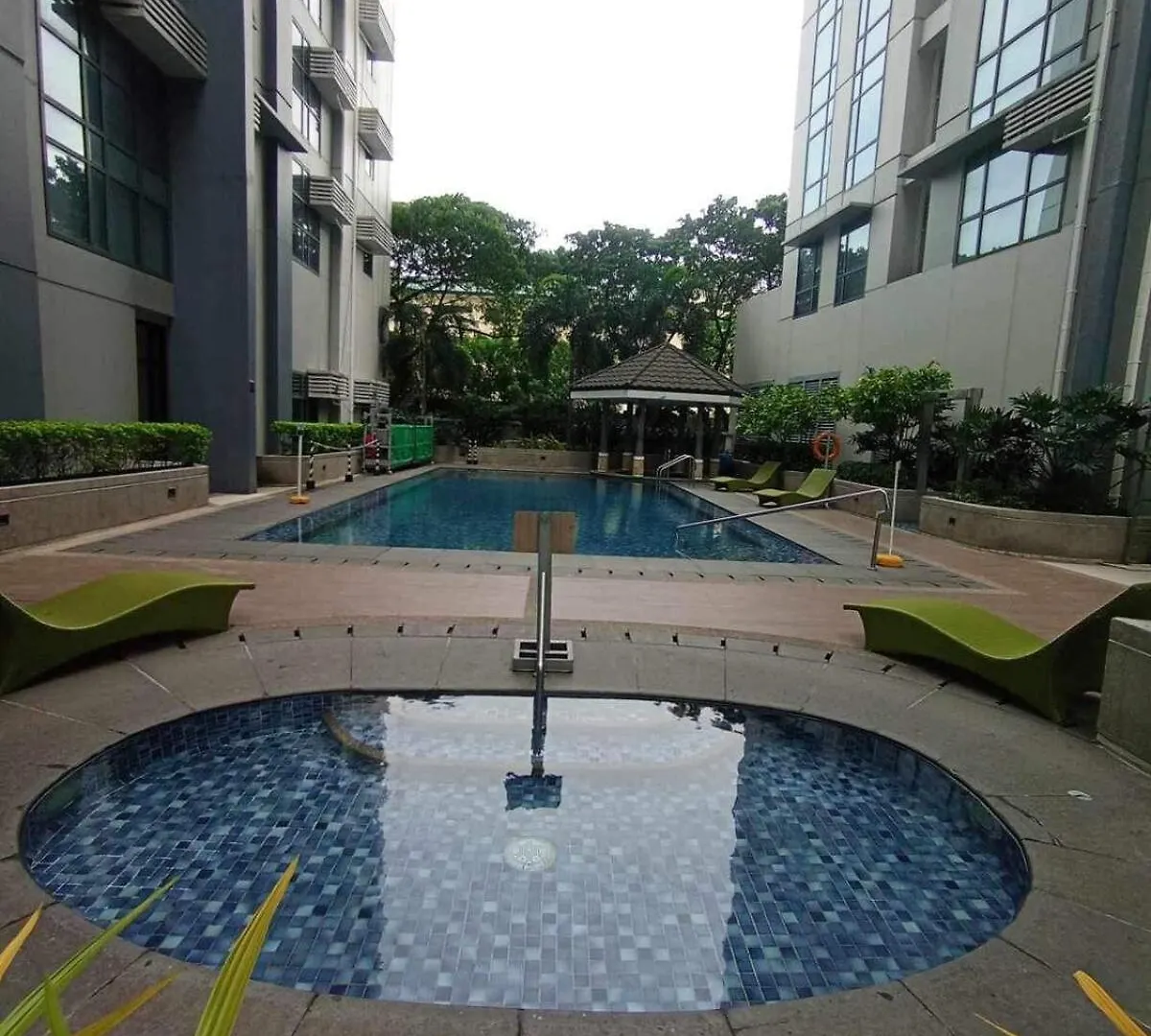 Apartment Staycation Near Venice Mall Mckinley Taguig Manila Philippines